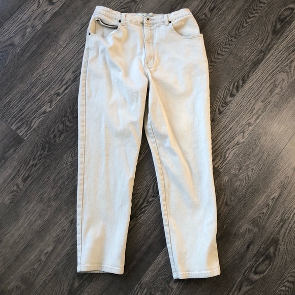 Vintage “Weekend Edition” Mom Jeans - Picture 2 of 5